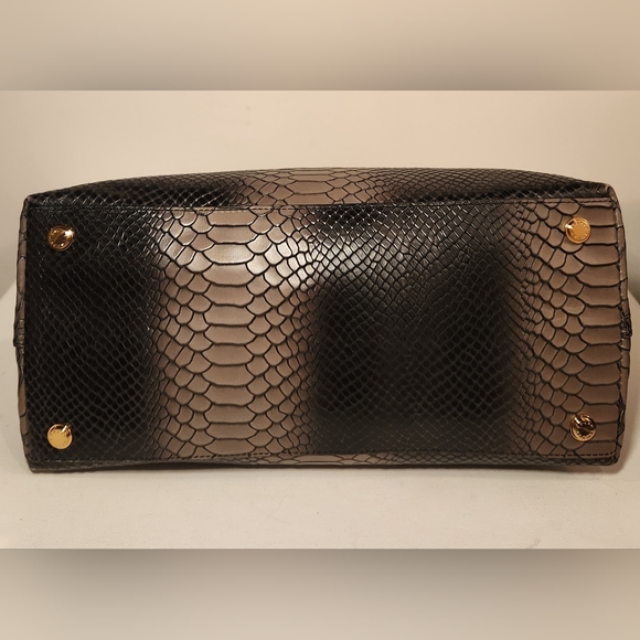 NWT! Henri bendel Premium Luxe Line snakeprint leather dome Satchel bag - Picture 6 of 9